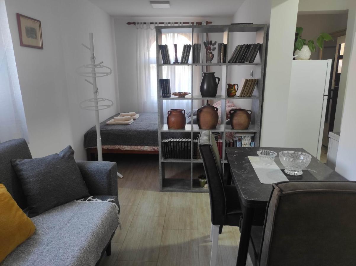 Andrea Airport Apartments Белград Екстер'єр фото